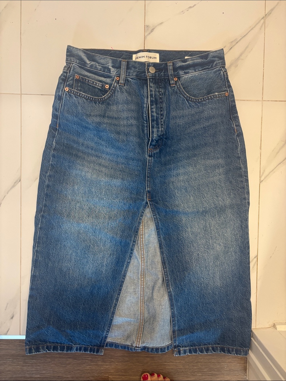 Aritzia 90’s halle skirt